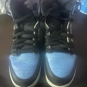 Nike Kids Black and Light Blue Sneakers